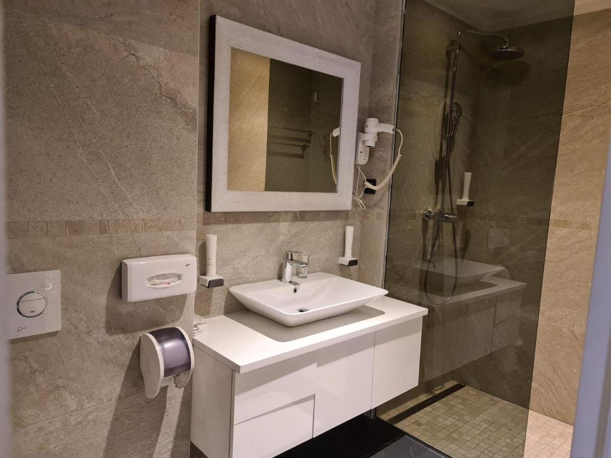 Carpe Diem Boutique Hotel Zenica Exteriör bild