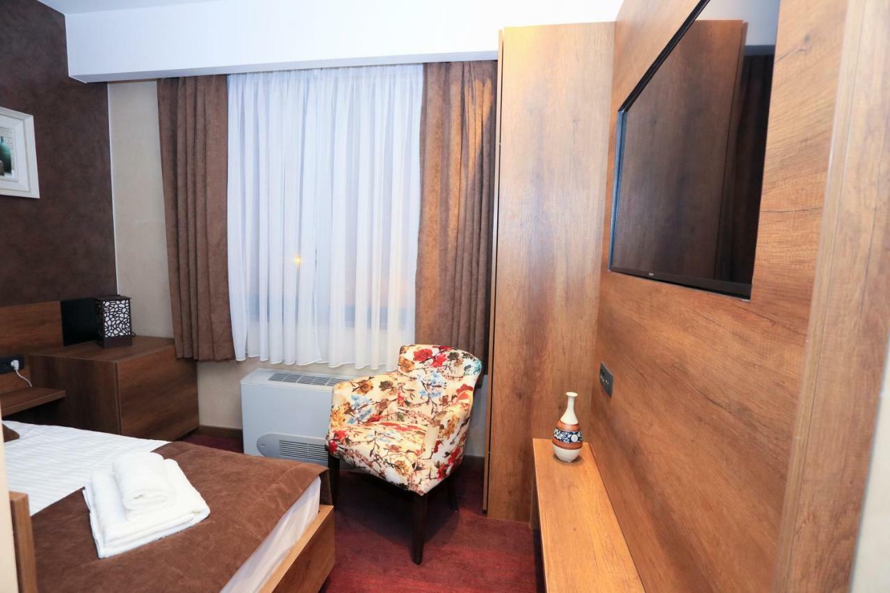 Carpe Diem Boutique Hotel Zenica Exteriör bild